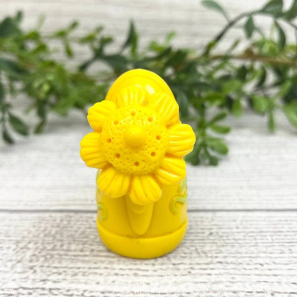 VNT Miniature Watering Can 1999 Marvel Ent. Inc. Toy Accessory - Picture 3 of 6